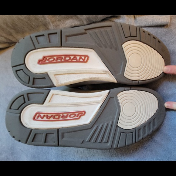 RARE & GREAT condition Men’s Nike Air Jordan 3 Retro cool Grey - Picture 3 of 4